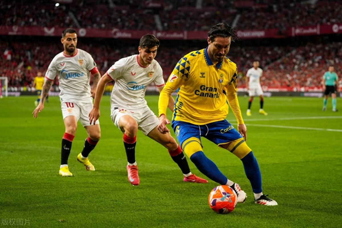 塞维利亚主场火爆胜利，球迷热情庆祝的简单介绍