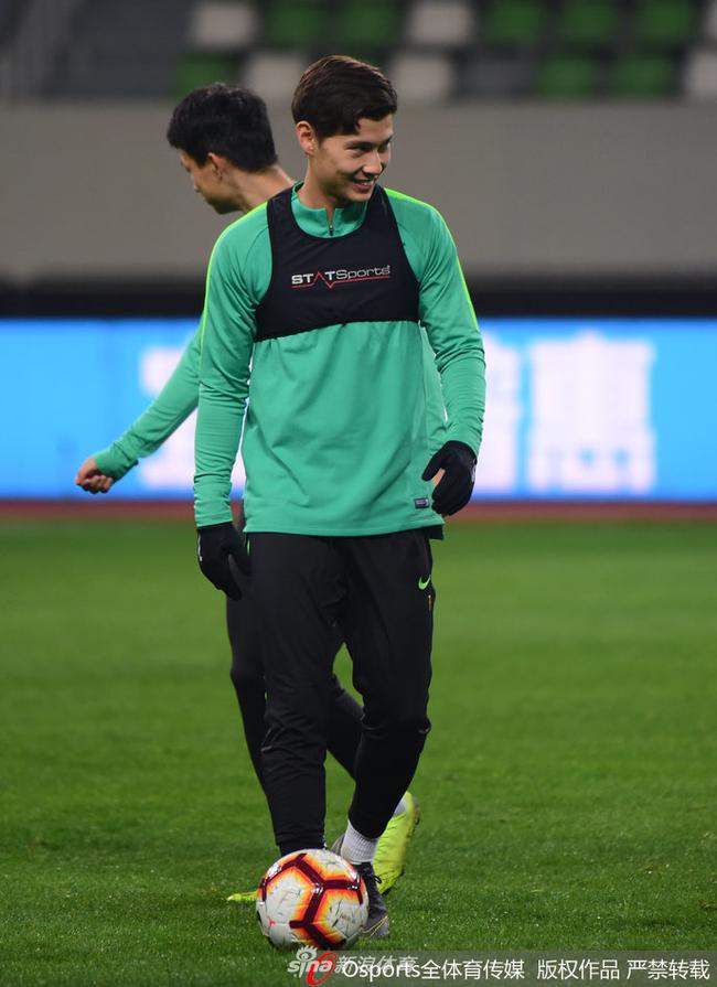 关于竞技大赛，球员们尽展自我，场外观众尽兴的信息