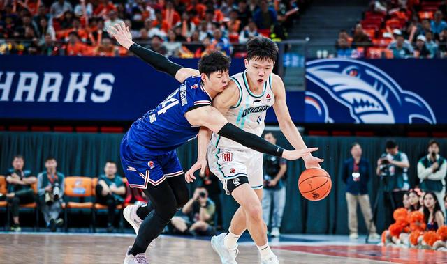 南北对决：深圳男篮迎战天津队，双方实力如何对比？的简单介绍