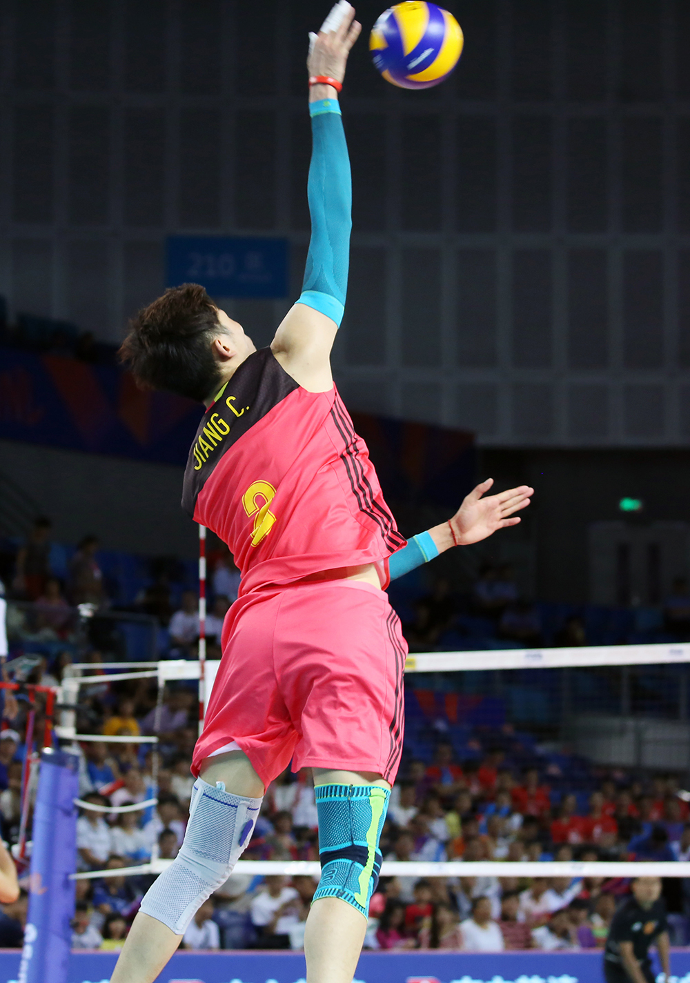 东亚球队踏上征程,为荣誉而战 东亚球队踏上征程,为荣誉而战