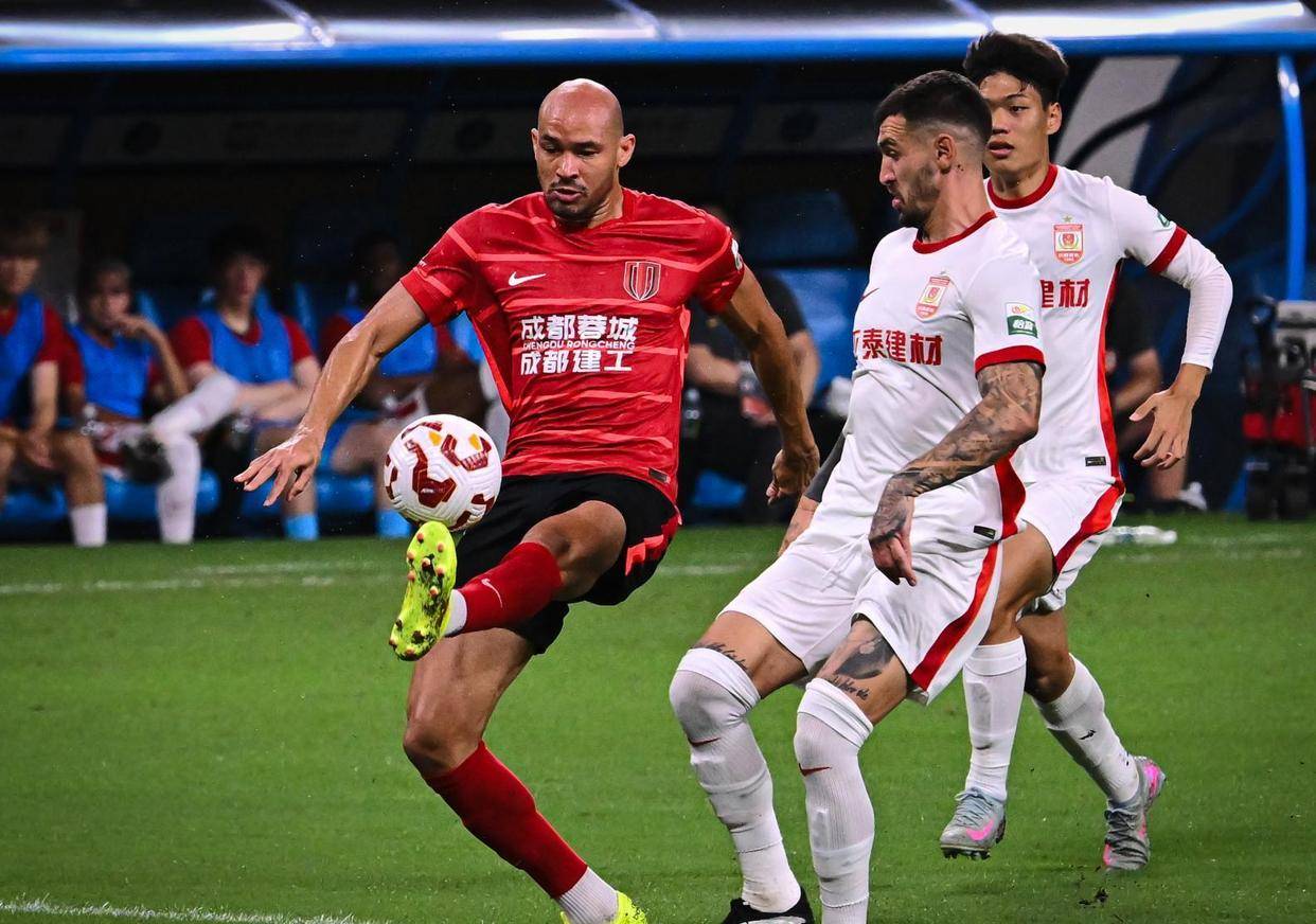 挑战联赛冠军！中超豪强面对海外劲旅的简单介绍