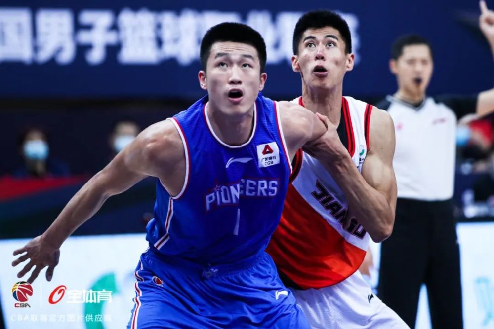 关于卫冕热门力拼!比赛中不留余地的信息 关于卫冕热门力拼!比赛中不留余地的信息