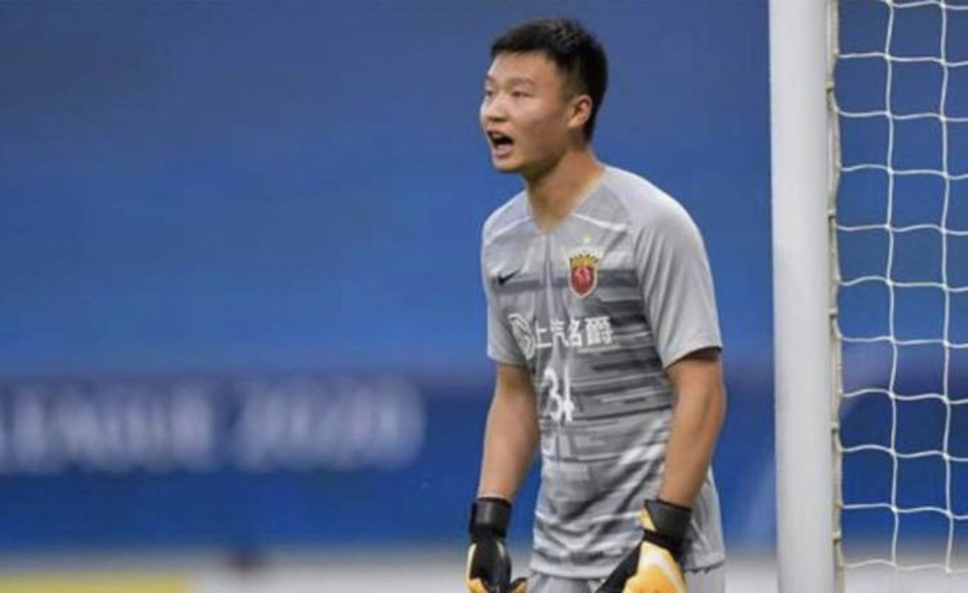 关于门将表现抢眼,球队后防策略备受关注的信息 关于门将表现抢眼,球队后防策略备受关注的信息