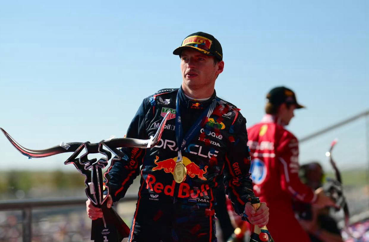 包含威廉姆斯翻盘阿斯顿马丁，维斯塔潘状态火热的词条