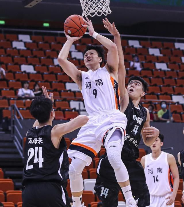 河南男篮再胜一场,积分榜上节节攀升 河南男篮再胜一场,积分榜上节节攀升