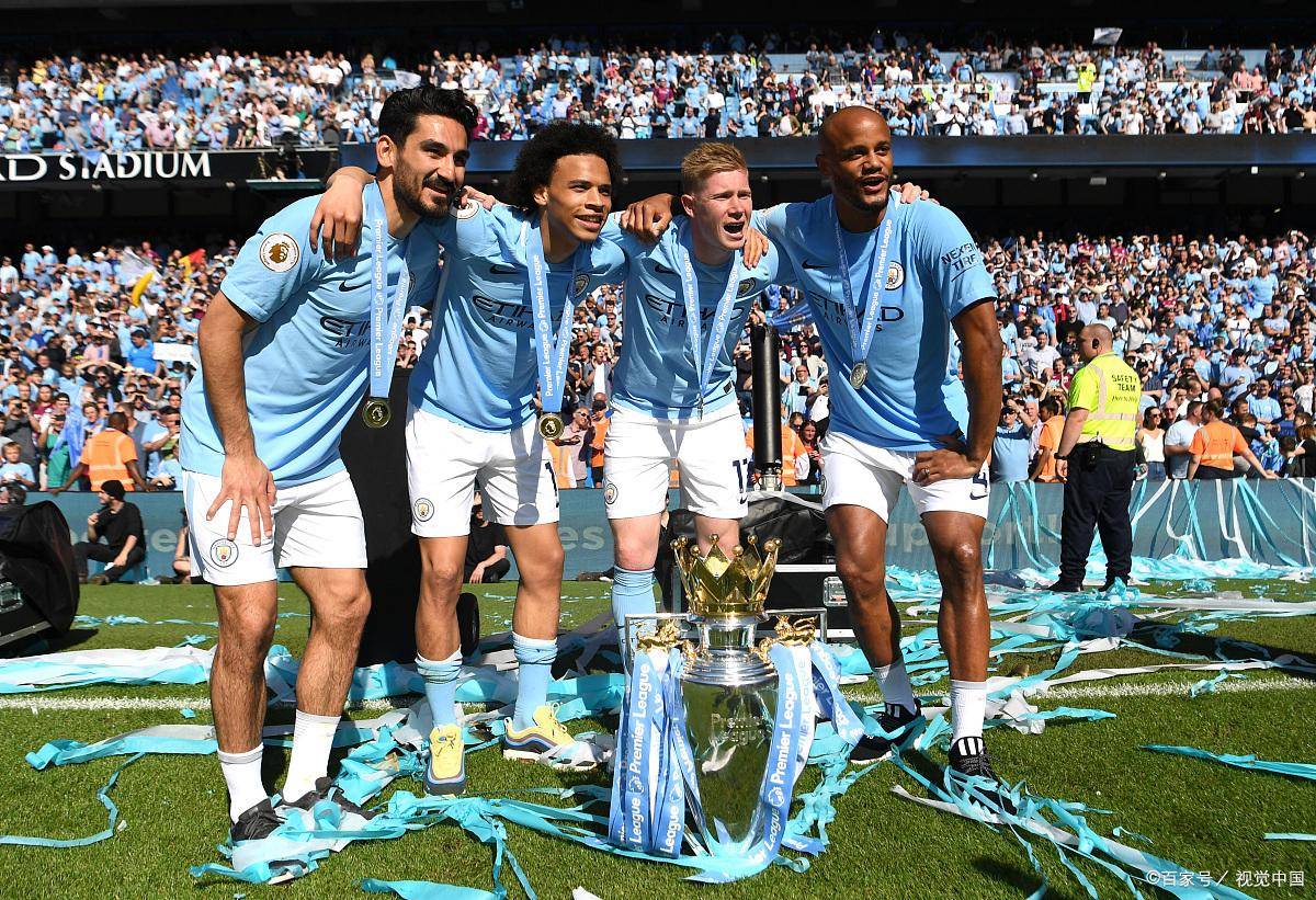 比利亚雷亚尔客场挑战曼城,梅开二度的范佩西 比利亚雷亚尔客场挑战曼城,梅开二度的范佩西