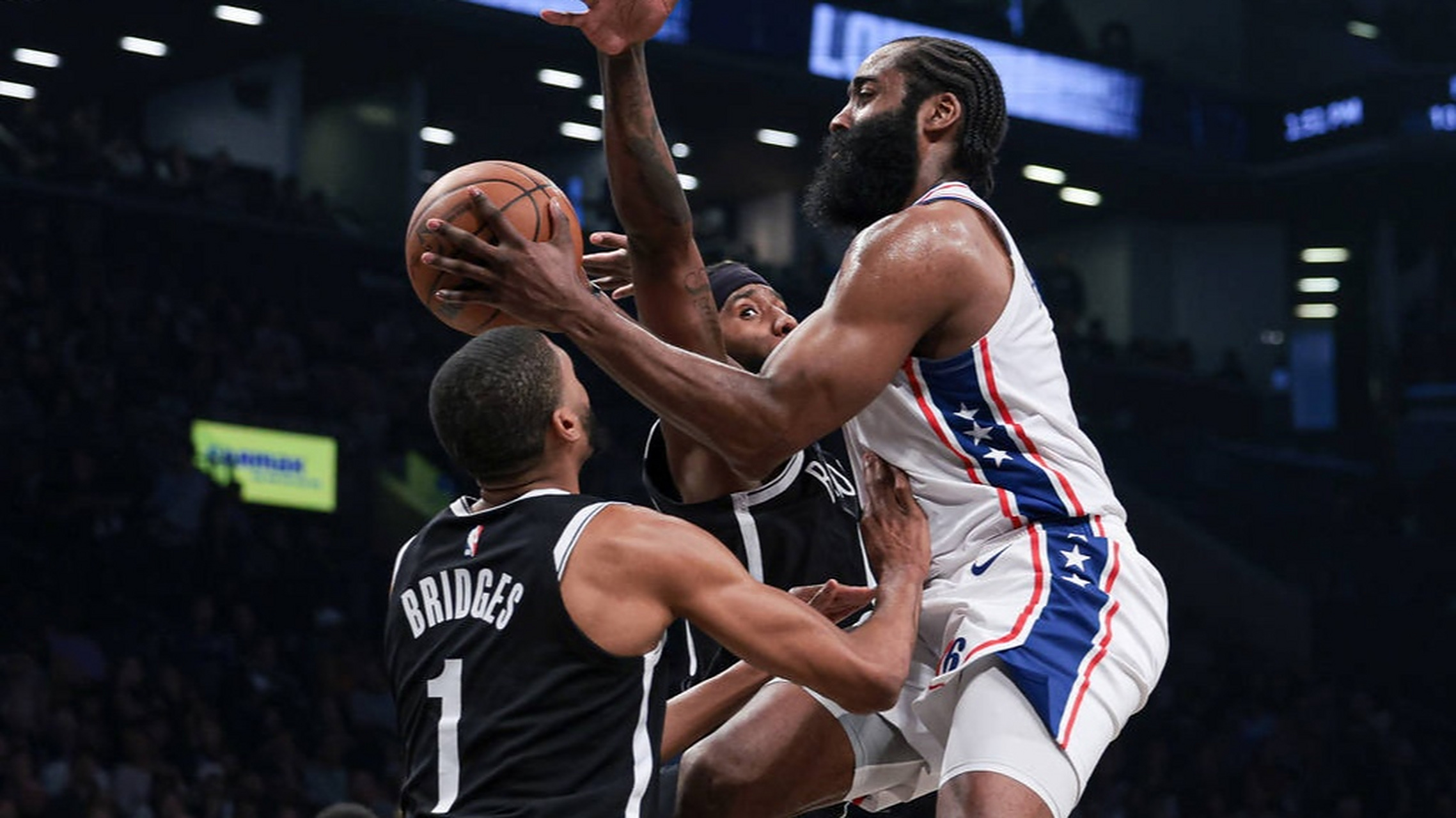 深圳队横扫国王,恩比德点燃赛场 深圳队横扫国王,恩比德点燃赛场