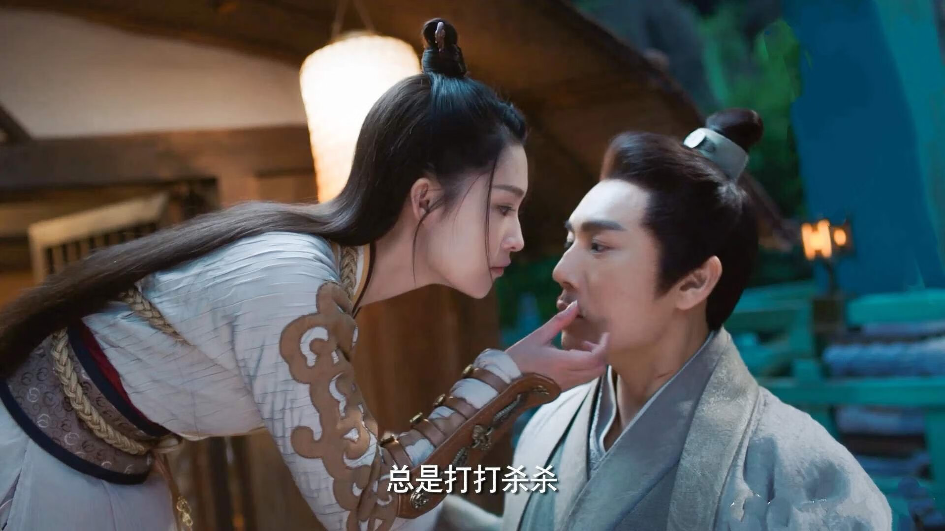 足球唯一性的双重奏,哈兰德稳定输出的神话与突尼斯穿透巴黎的奇迹